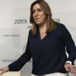 La presidenta andaluza, Susana Díaz, momentos antes de la firma en Sevilla del acuerdo con empresarios y sindicatos el pasado día 10