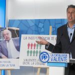 «Ellos no necesitan pensión, por eso juegan con la tuya», dice la campaña del PP presentada ayer por García Albiol con los Pujol como protagonistas