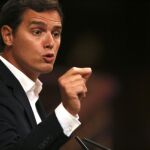 El presidente de Ciudadanos, Albert Rivera, durante su intervención en el pleno extraordinario celebrado hoy en el Congreso