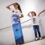 Samanta Vallejo-Nágera junto a su hijo Roscón