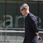 Pablo Saez, en la capilla ardiente por David Delfín