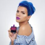 Fotografía cedida en donde aparece Gabriel Zamora, quien protagonizó una campaña para la famosa marca de cosméticos MAC