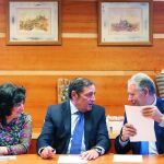 El consejero Antonio María Saéz Aguado presenta el proyecto junto a Manuel Fernández y Concepción Galván