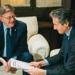 El presidente Puig y el ministro De la Serna en el Palau de la Generalitat