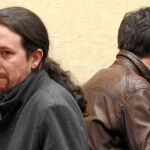 Los líderes de Podemos, Pablo Iglesias e Íñigo Errejón, en el Congreso de los Diputados