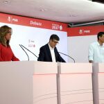 Candidatos a la Secretaría General del PSOE, Susana Díaz (i), Patxi López (c) y Pedro Sánchez (d).