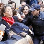 La última vez que las cámaras pudieron captar una imagen de la ex alcaldesa valenciana fue el pasado lunes, tras su declaración ante el Tribunal Supremo