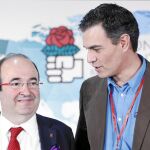 Miquel Iceta y Pedro Sánchez ayer en Barcelona.