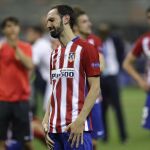 El jugador del Atlético de Madrid Juanfran, tras fallar el penalti en la final de la Liga de Campeones.