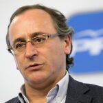 Alfonso Alonso, hoy en Vitoria, tras la reunión de la Junta Directiva regional.