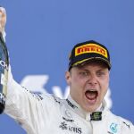 Valtteri Bottas celebra su victoria hoy en el Gran Premio de Sochi., en Rusia.