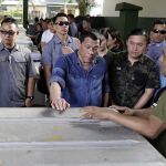 El presidente Duterte visita el lugar del atentado en Filipinas