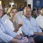 Ramón Luis Valcárcel (izda.), María Dolores de Cospedal y Pedro Antonio Sánchez, ayer en la Intermunicipal del PP