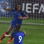 Un gol de Grace Geyoro en el minuto 36 y otro de Marie-Antoinette Katoto en el 66 dinamitaron el "sueño de campeonas"