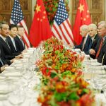 Las delegaciones de EE UU y China, presididas por Donald Trump y Xi Jinping, antes de la cena de trabajo que compartieron en Buenos Aires