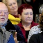 La alcaldesa de Barcelona, Ada Colau, y el líder de En Comú Podem, Xavier Domènech, ayer durante la presentación del nuevo partido.
