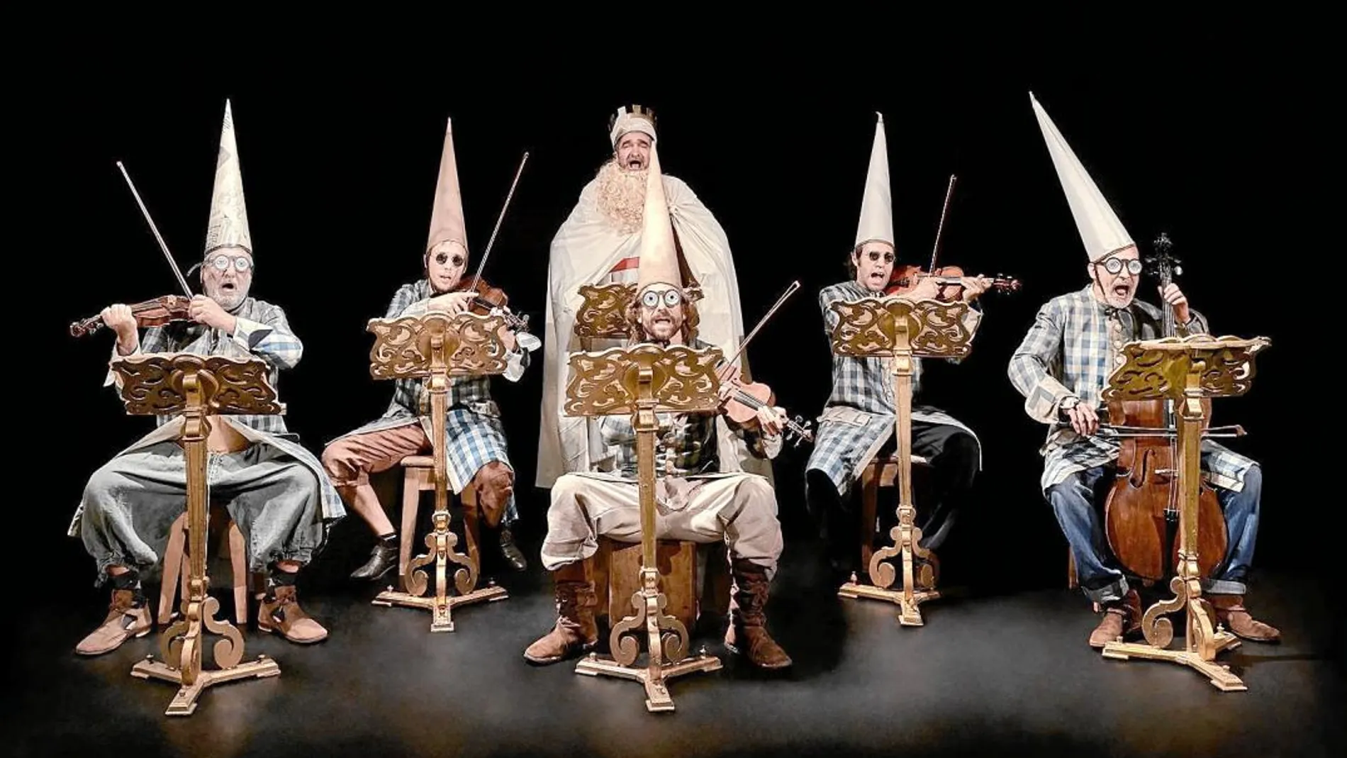 Una imagen del montaje, que pone en escena un elenco de 14 actores para dar vida a 16 personajes de los 28 que ideó Buero