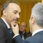 Manuel Marchena junto al ministro de Interior, Fernando Grande-Marlaska, el pasado jueves en un desayuno informativo / Foto: Gonzalo Pérez