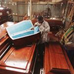 Ataúdes para víctimas del VIH en una morgue de Nairobi