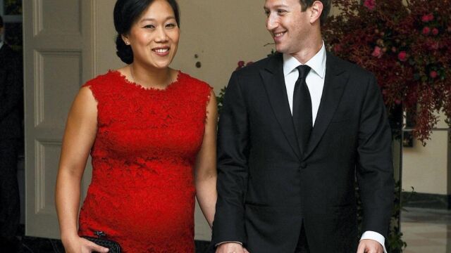 Zuckerberg y su esposa en una visita a la Casa Blanca