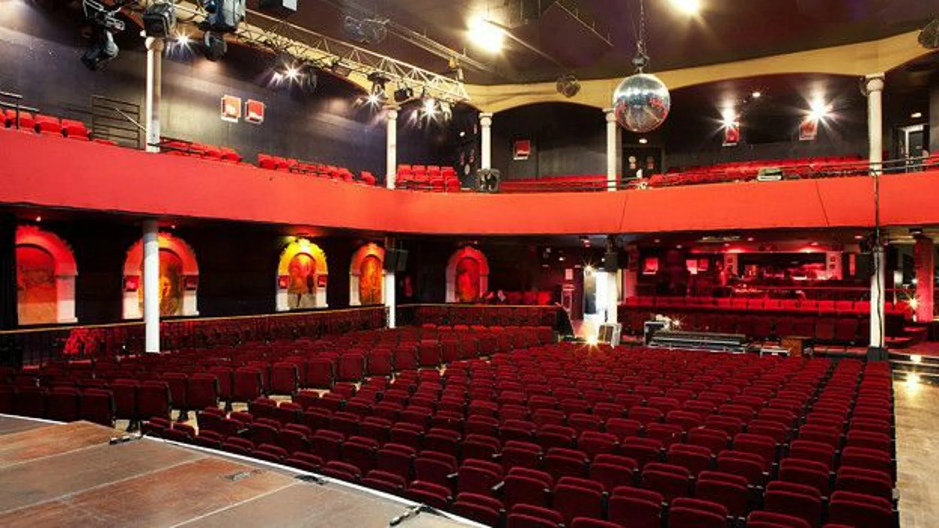 Imagen del interior de la sala Bataclan tras el atentado