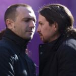 El líder de Podemos Pablo Iglesias acude a un acto de Luis Alegre en Madrid en 2015.