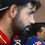 Diego Costa atiende a los medios tras el empate ante Colombia