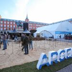 La carpa en la que se celebrará la desgustación gratuita de pollos asados en la Plaza Mayor