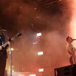 La banda británica de indie pop "The XX", durante su actuación esta noche en el Festival Primavera Sound,