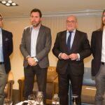 El director de El Mundo-Diario de Castilla y León, Pablo Lago, junto a Óscar Puente, Jesús Julio Carnero y Pablo Fernández