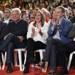 La presidenta de la Junta de Andalucía, Susana Díaz (3d), los expresidentes del Gobierno, Felipe González (2i) y José Luis Rodríguez Zapatero (2d), el exvicepresidente del Gobierno Alfonso Guerra (d), y el exsecretario general del PSOE Alfredo Pérez Rubalcaba
