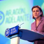 La secretaria general del PP, Mar&iacute;a Dolores de Cospedal, durante su intervenci&oacute;n en la clausura el XIII Congreso auton&oacute;mico del Partido Popular en Arag&oacute;n