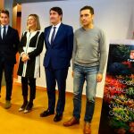 Los consejeros Pilar del Olmo y Juan Carlos Suárez Quiñones; el secretario regional de CCOO, Vicente Andrés y Mario Rivas