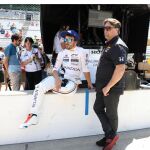 Fernando Alonso, junto a Michael Andretti, el jefe del equipo