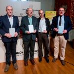 De izquierda a derecha, el director de la Fundación Jorge Guillén, Antonio Piedra; los poetas Antonio Colinas y Fermín Herrero; y el presidente de la Diputación, Jesús Julio Carnero