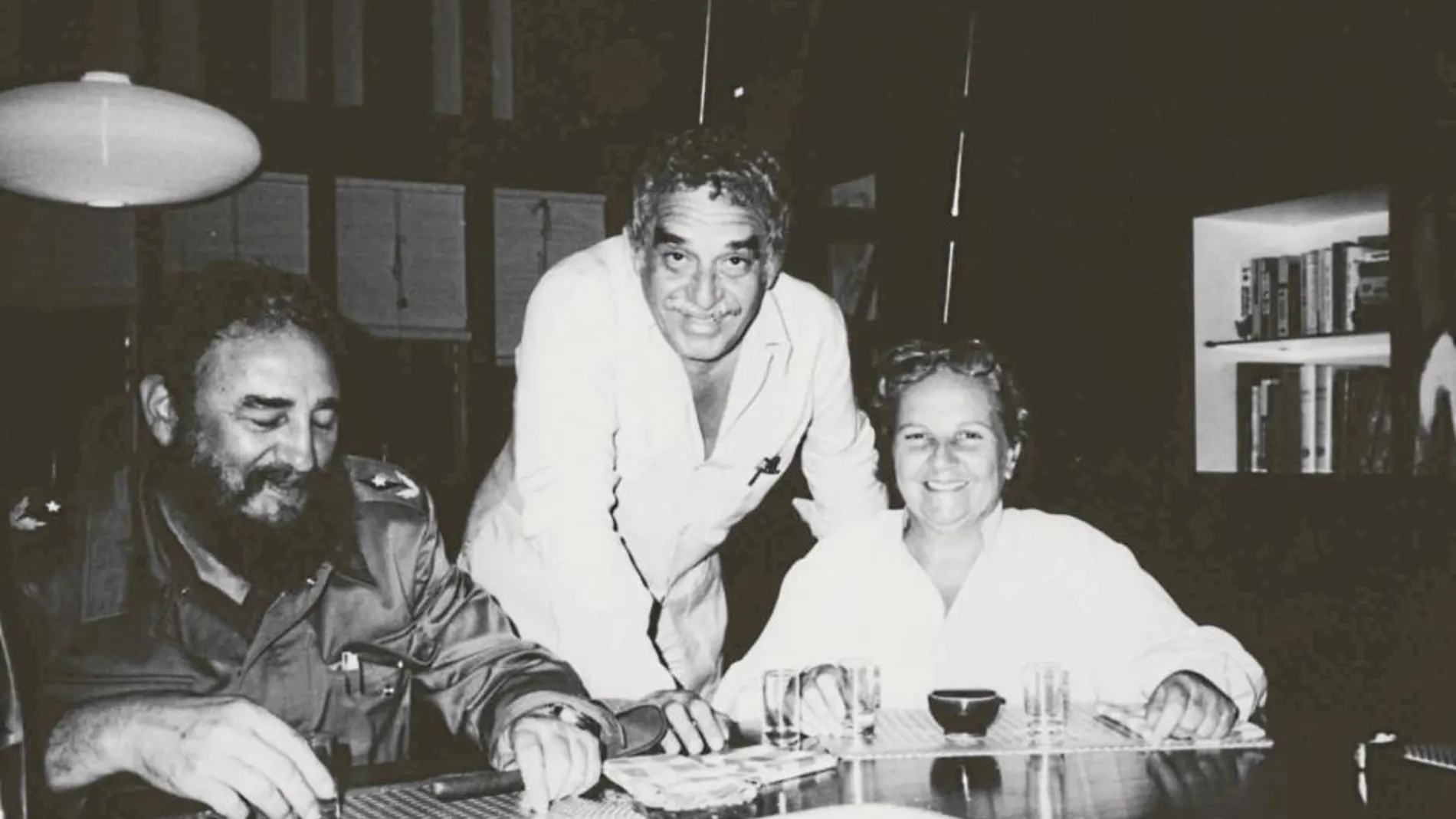 Carmen Balcells junto a Fidel Castro y Gabriel García Márquez