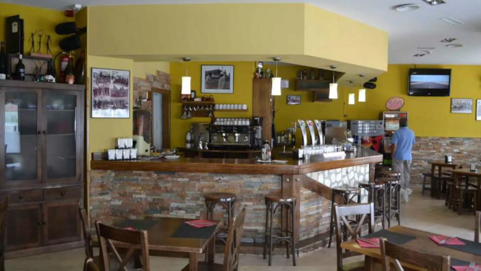 Un bar de Villanueva del Pardillo reparte el cuarto premio entre clientes y empleados
