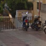 El pequeño se precipitó por el hueco de la barandilla, al que le faltaba un barrote