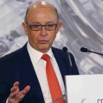 Cristóbal Montoro, durante su intervención en la entrega del premio al Coche del Año 2017 en Madrid.