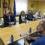 Herrera se reúne con el comité de empresa junto a la ministra Reyes Maroto