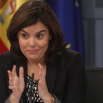 La vicepresidenta del Gobierno, Soraya Sáenz de Santamaría, en la rueda de prensa del Consejo de Ministros
