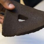 Ladrillos creados con una impresora 3D a partir de polvo lunar simulado