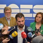 Luis Tudanca atiende a los periodistas tras el encuentro junto a Virginia Barcones y Santiago Aparicio