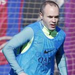 Iniesta se entrena sin dolor