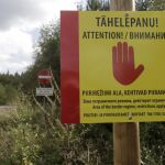 Un cartel advierte del final del territorio de Estonia
