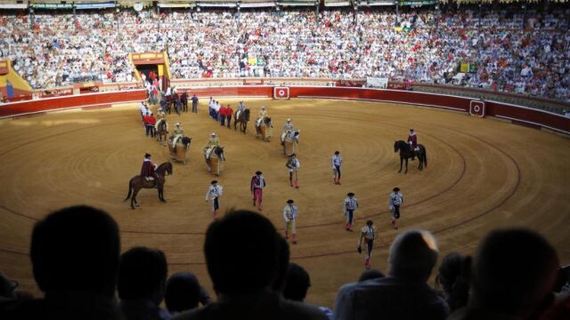 Paseíllo en la plaza de toros La Merced de Huelva