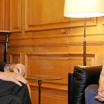Xavier Trias y Ada Colau en una reunión que mantuvieron a comienzos de legislatura.