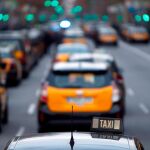 Taxistas en el Paseo de Gracia de Barcelona / Foto: Efe