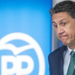 El presidente del PP catalá, Xavier García Albiol, ayer en rueda de prensa en la sede de los populares