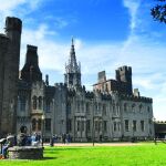 El castillo de Cardiff impresiona por su imponente estructura